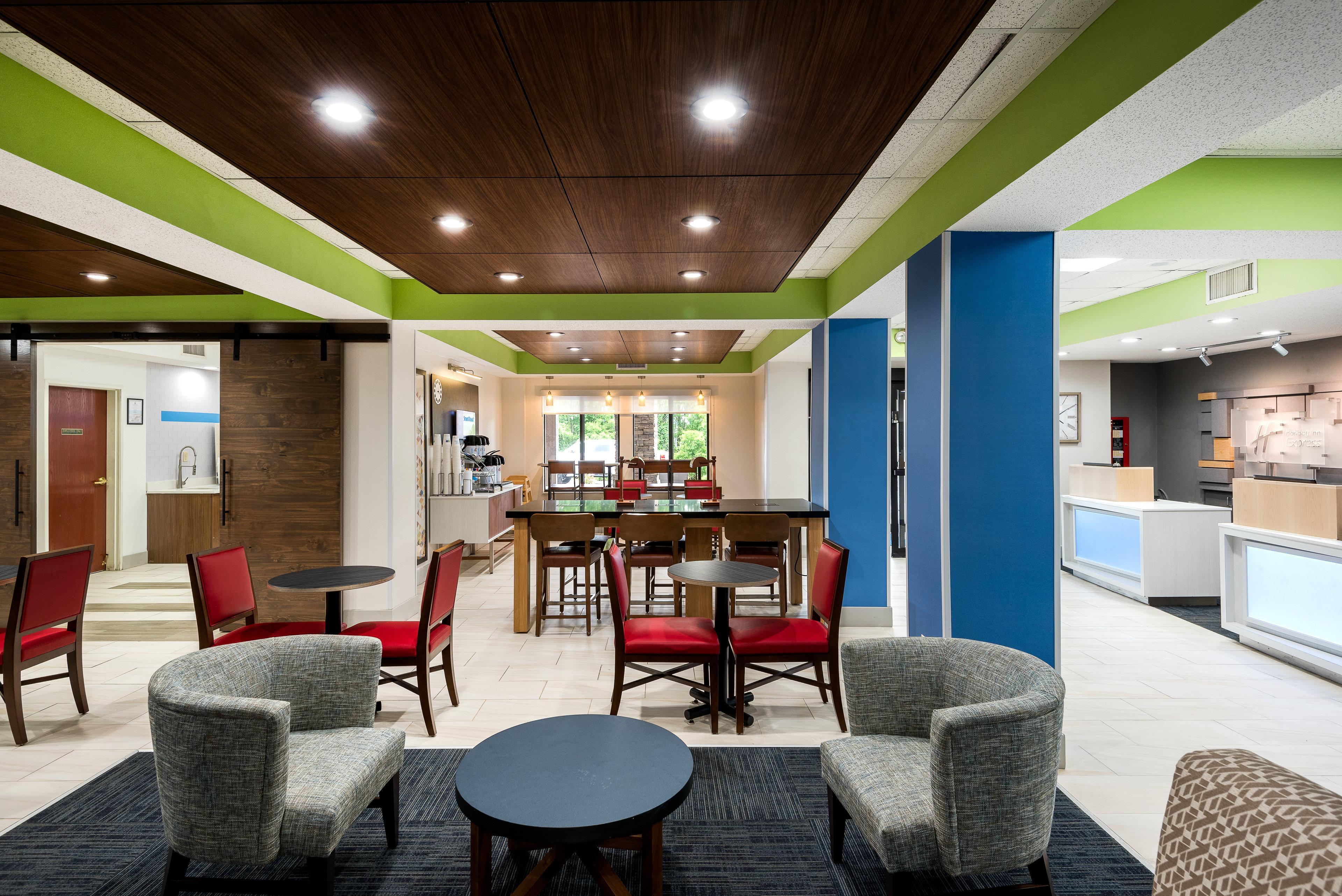 Holiday Inn Express Hillsville By Ihg Екстериор снимка