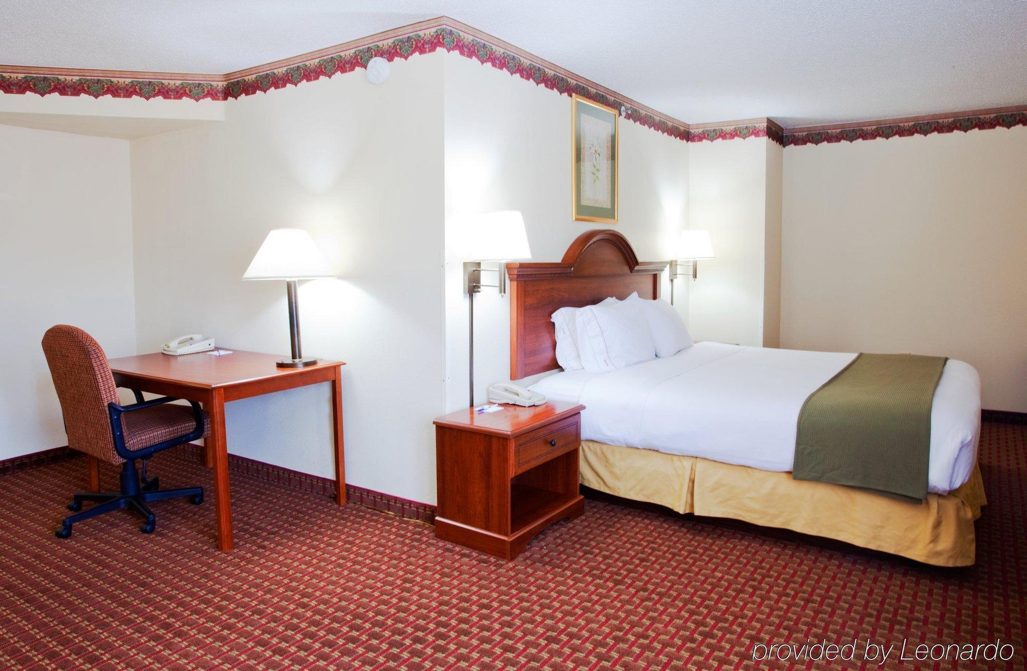 Holiday Inn Express Hillsville By Ihg Екстериор снимка