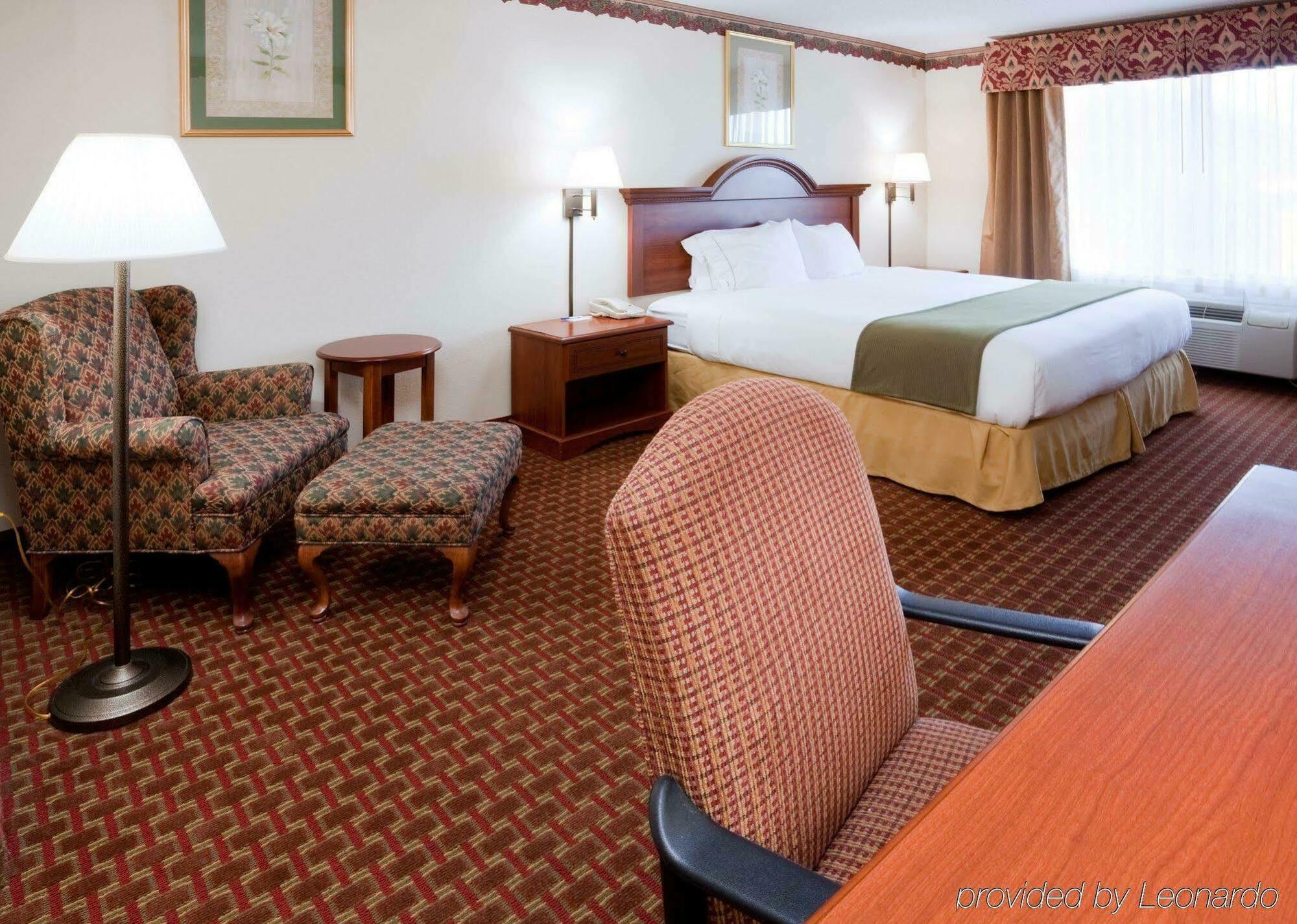 Holiday Inn Express Hillsville By Ihg Екстериор снимка