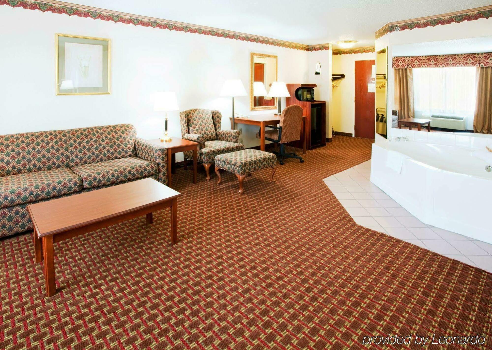Holiday Inn Express Hillsville By Ihg Екстериор снимка