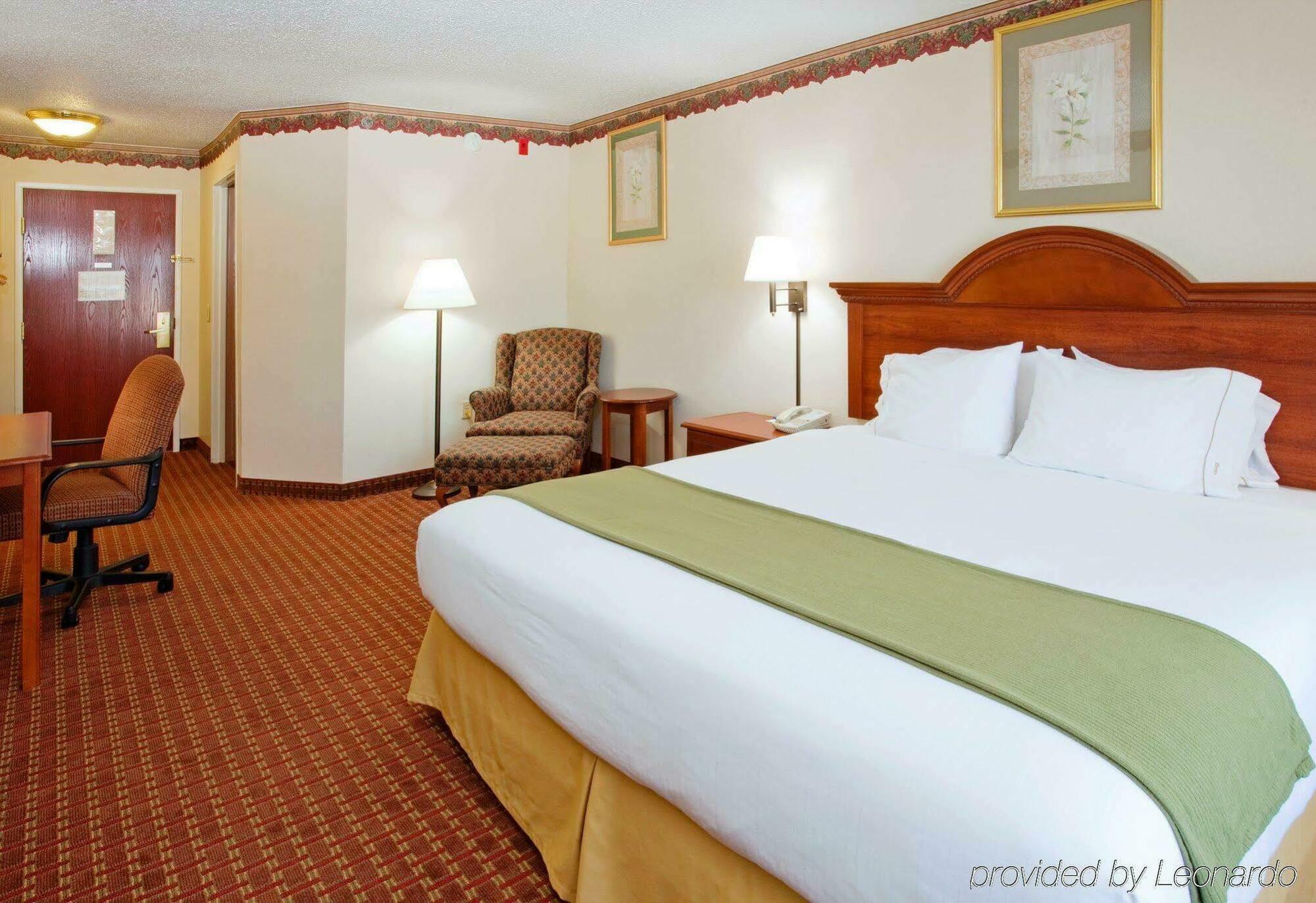 Holiday Inn Express Hillsville By Ihg Екстериор снимка