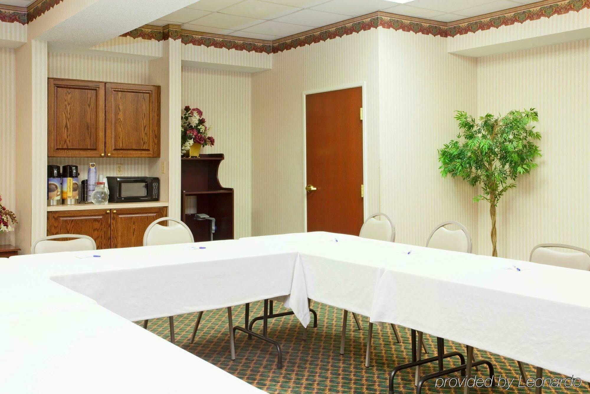 Holiday Inn Express Hillsville By Ihg Екстериор снимка